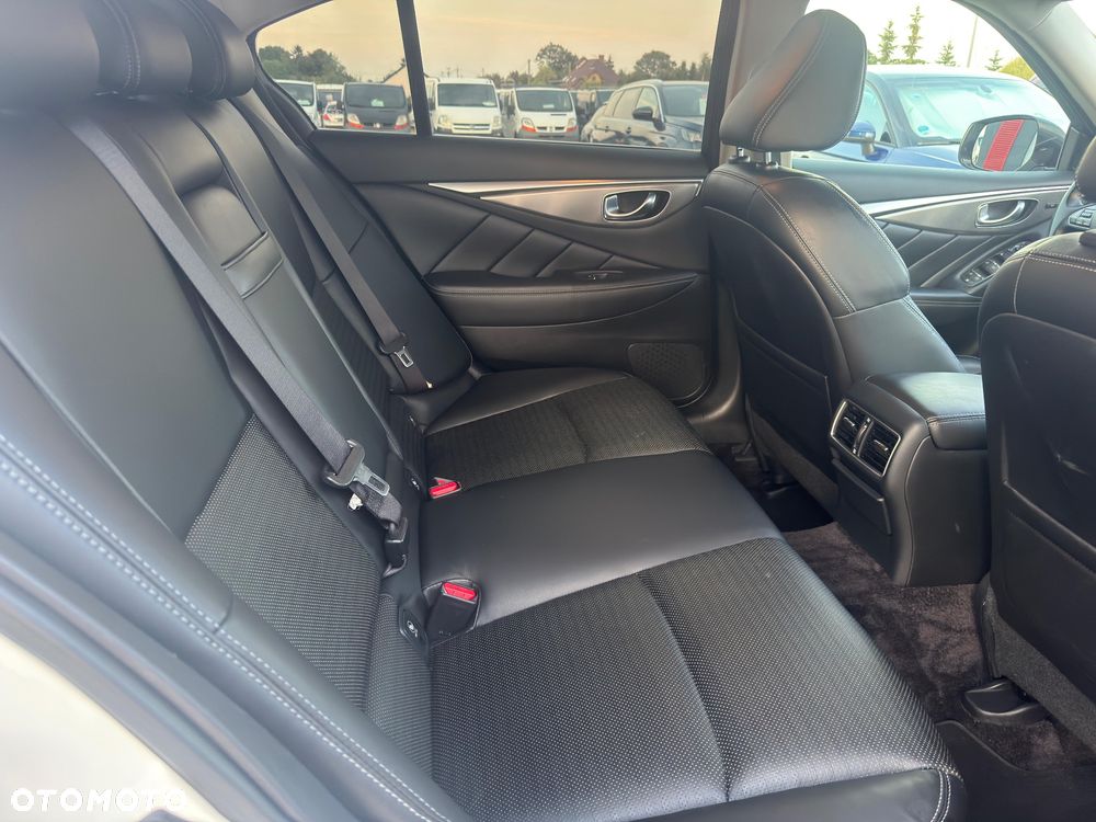 Infiniti Q50 2.0t Premium Executive - 38