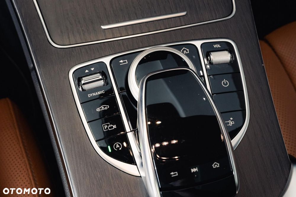 Mercedes-Benz Klasa C 300 4MATIC 9G-TRONIC - 25