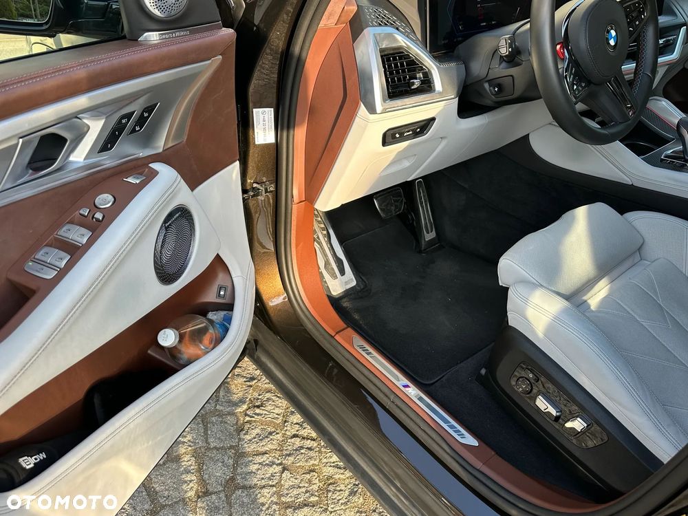 BMW XM - 9