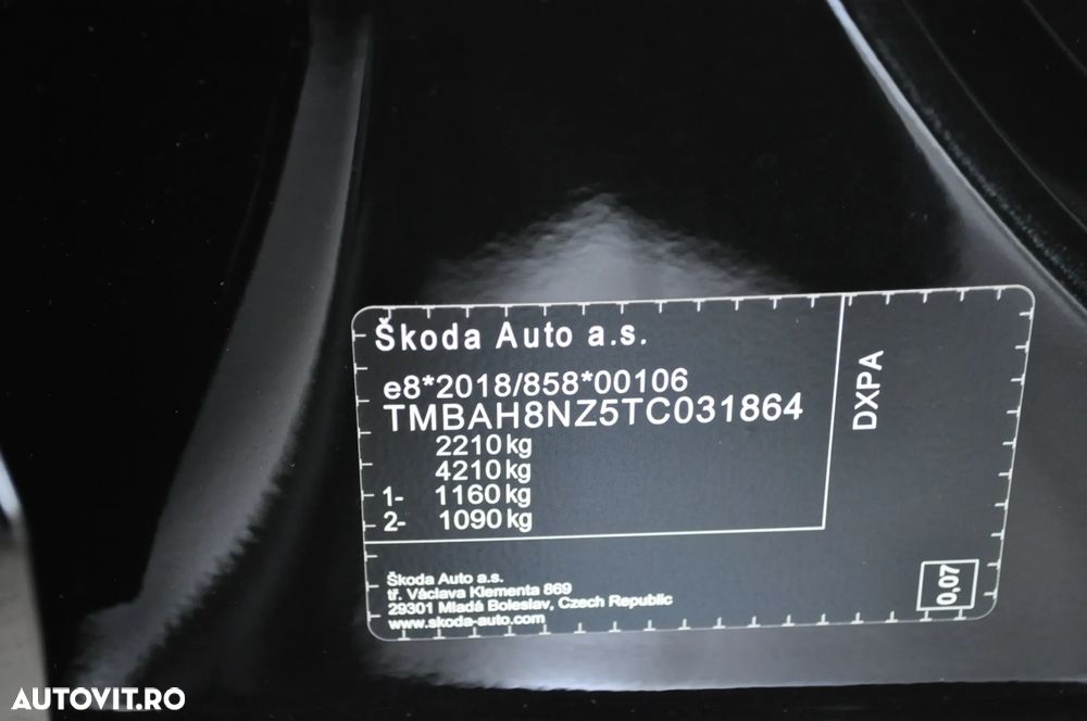 Skoda Superb 2.0 TDI DSG Selection - 17