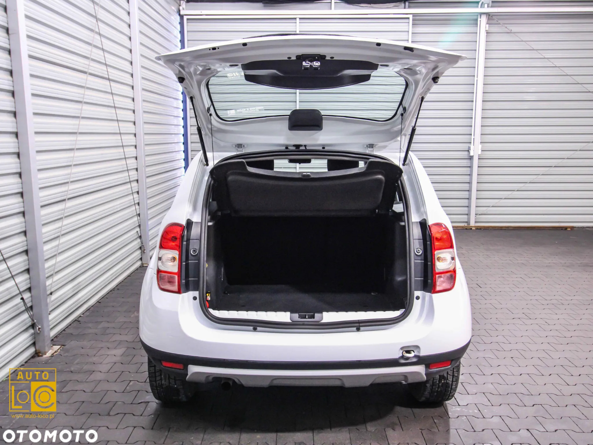 Dacia Duster 1.6 SCe Laureate S&S - 13