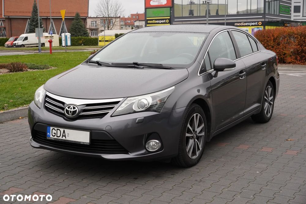 Toyota Avensis - 1