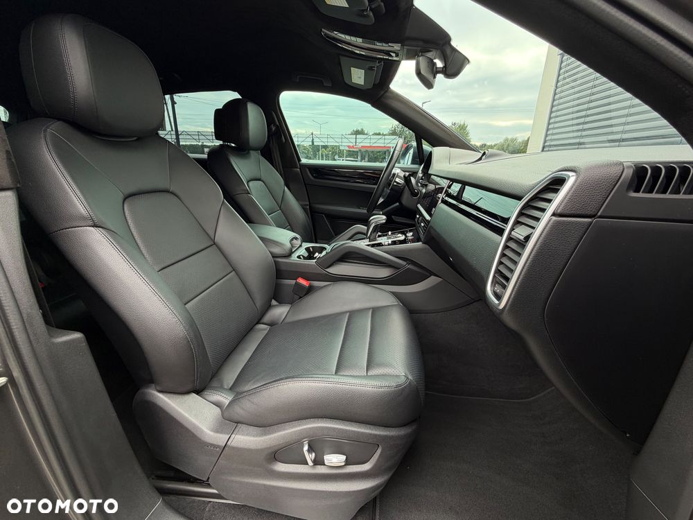Porsche Cayenne Tiptronic S Platinum Edition - 24