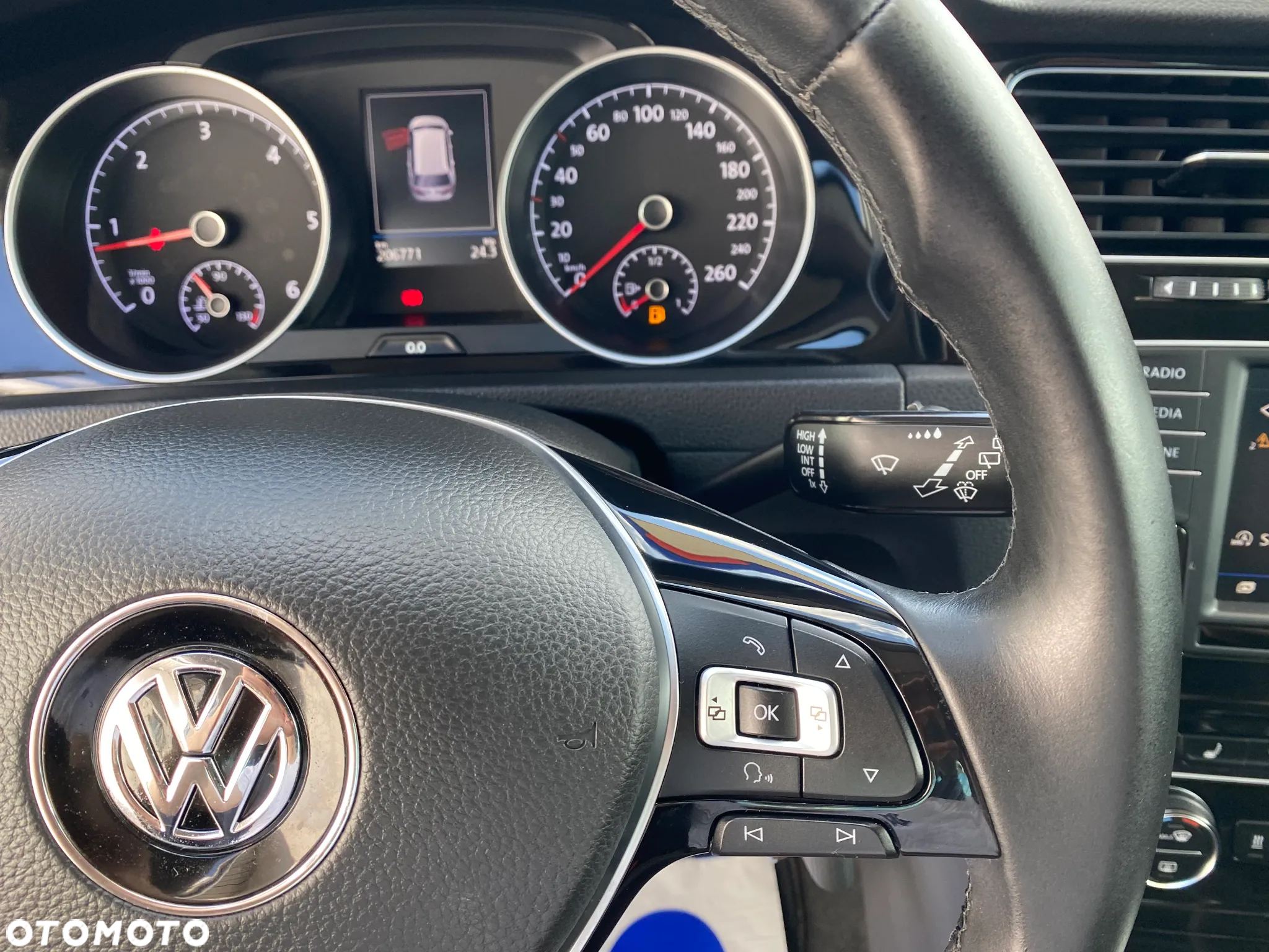 Volkswagen Golf - 23