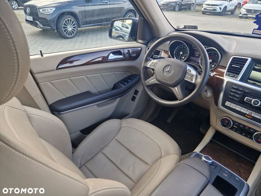 Mercedes-Benz GL - 32