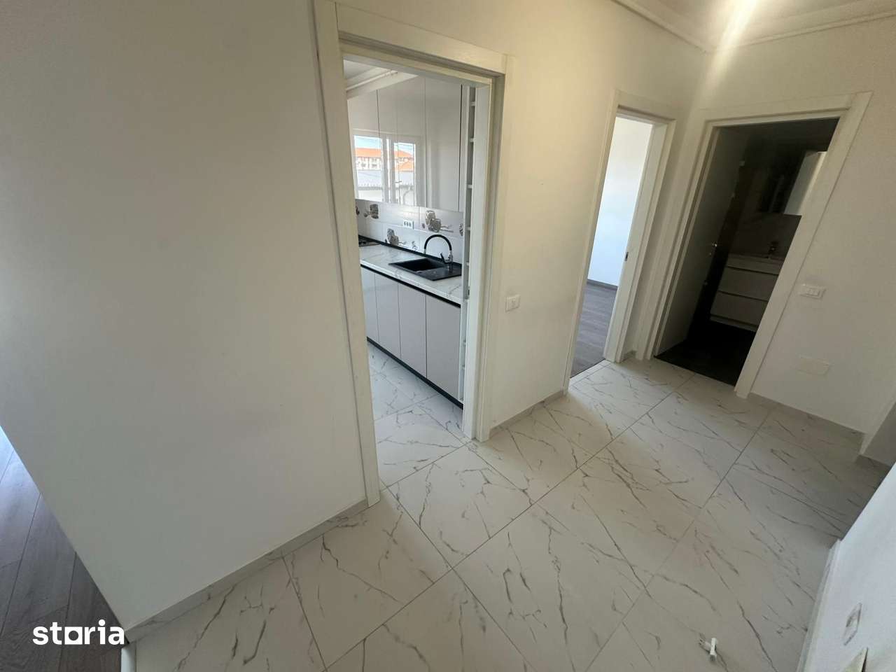 AP. 2 CAMERE- BUCATARIE INCHISA, BLOC NOU, CENTRALA PROPRIE - Imagine principală: 4/8