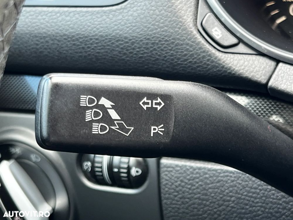 Volkswagen Golf 1.6 Comfortline - 21