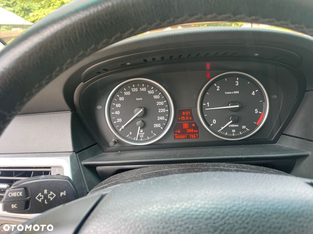 BMW Seria 5 520d - 14