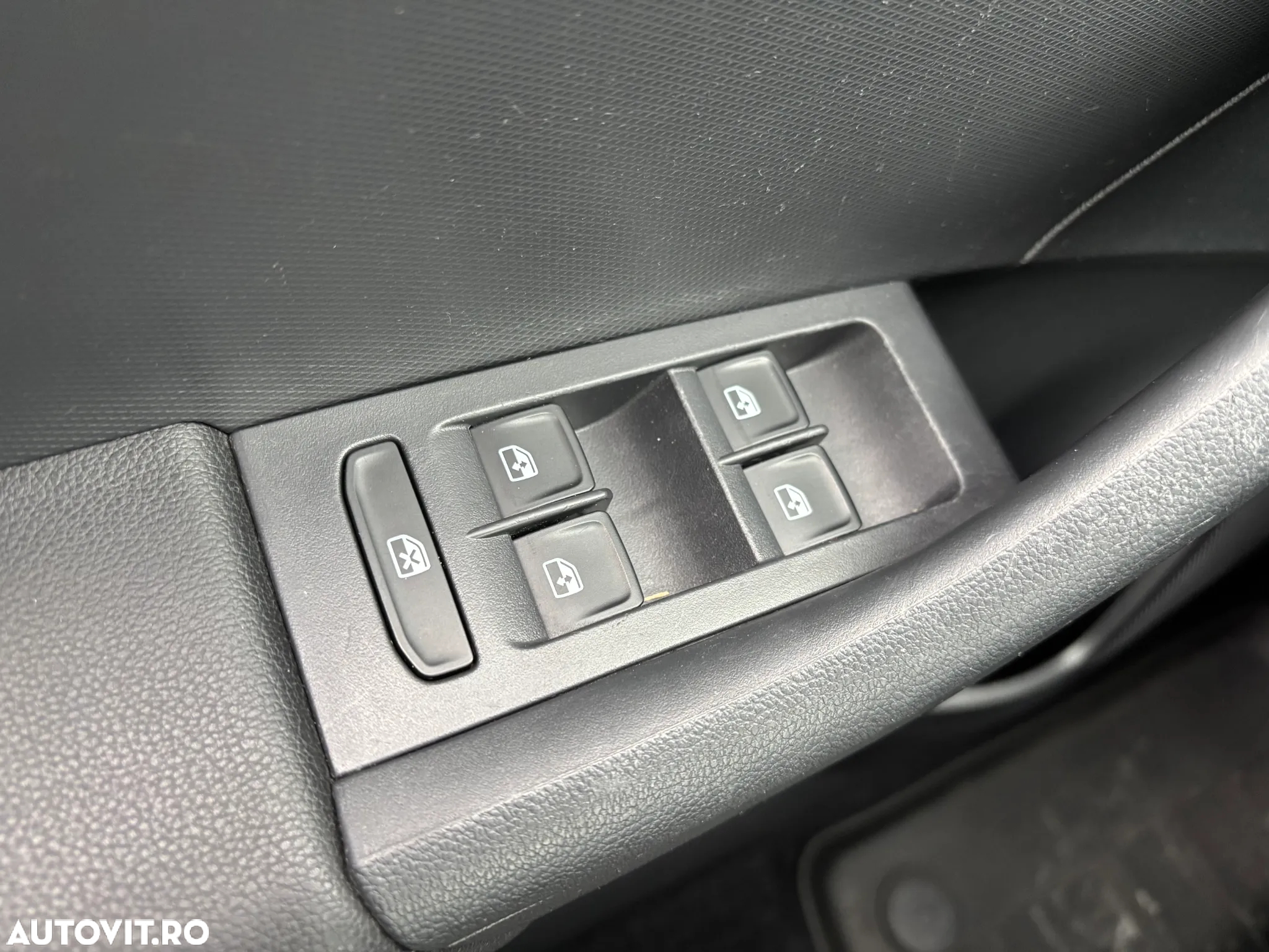 Skoda RAPID 1.0 TSI Ambition - 18