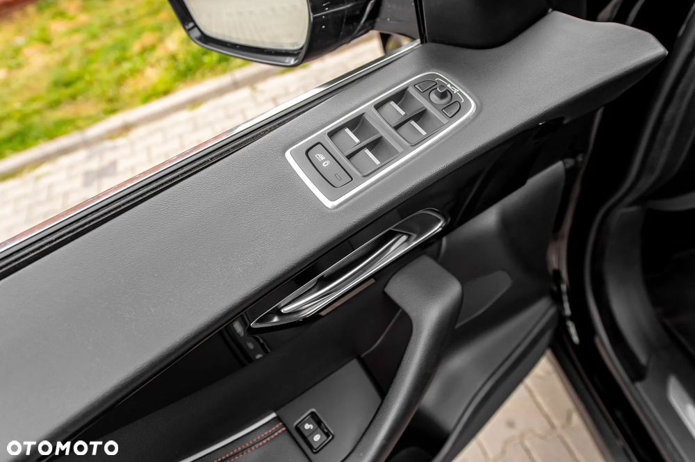 Jaguar F-Pace D200 AWD R-Dynamic S - 22