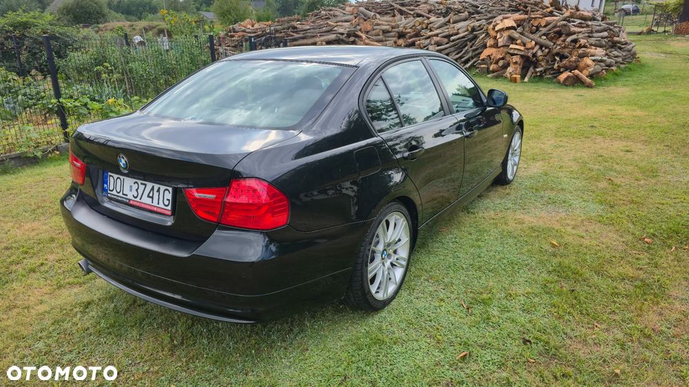 BMW Seria 3 320d - 12