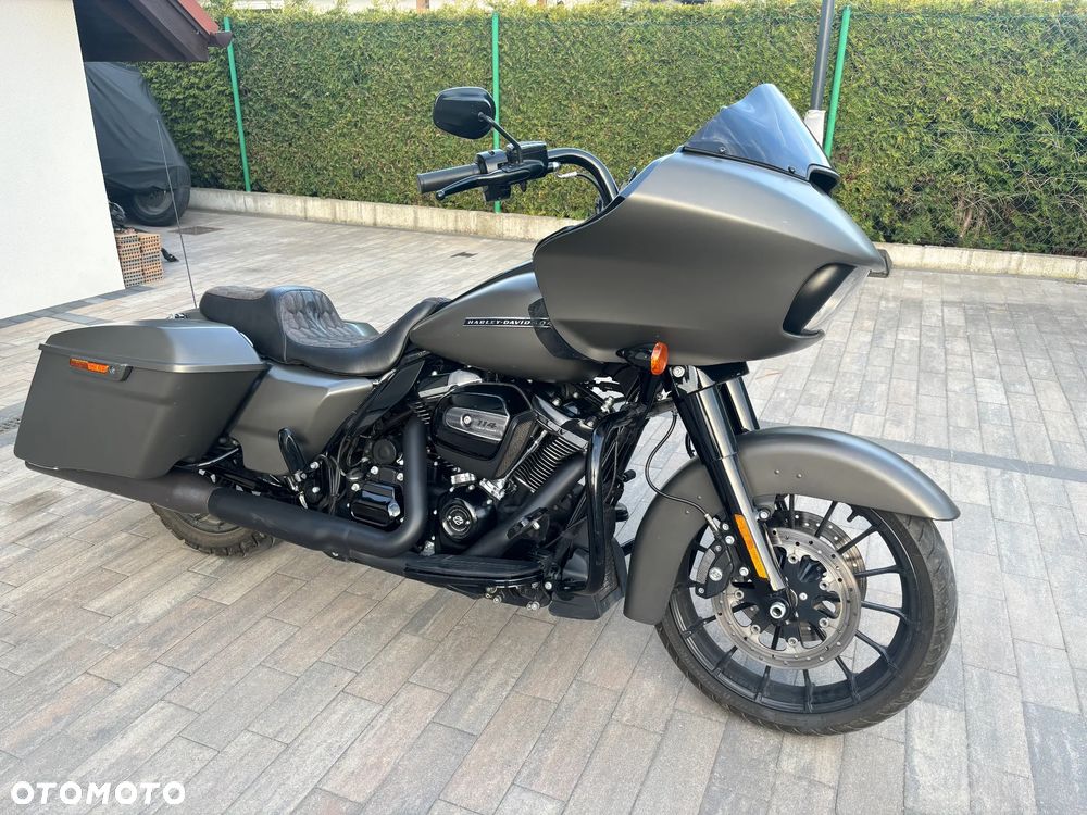 Harley-Davidson Touring Road Glide - 1