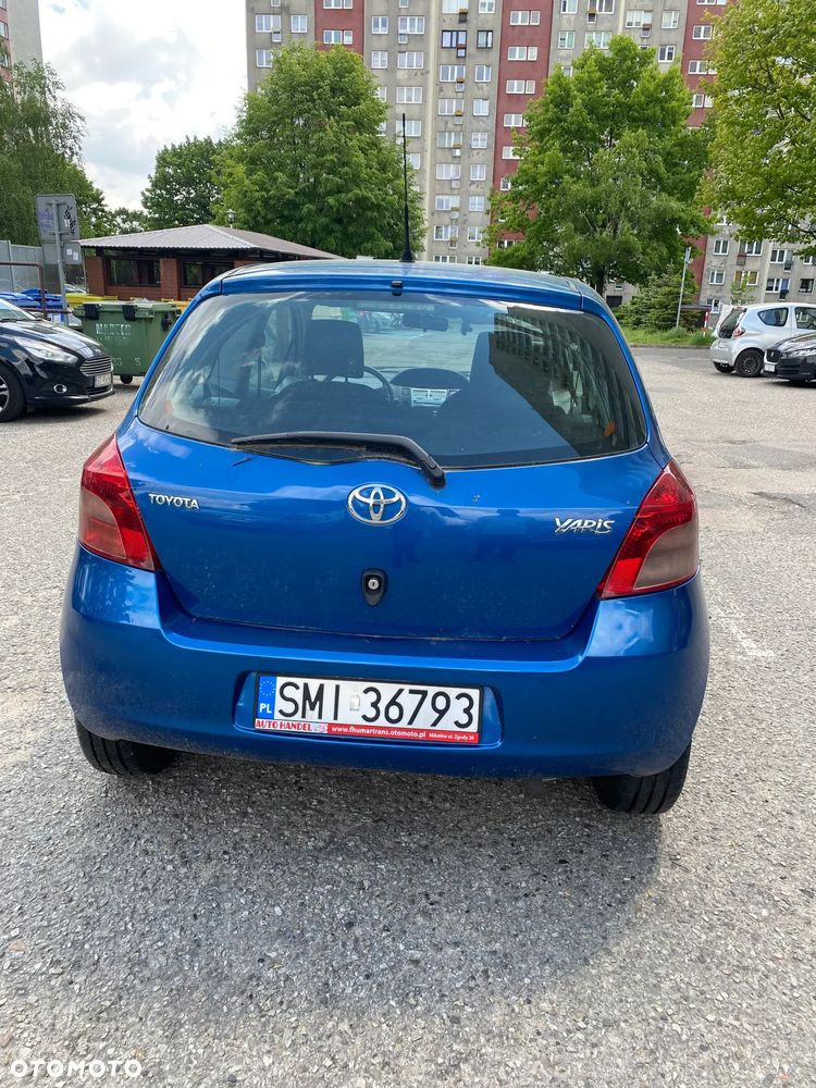 Toyota Yaris 1.0 VVT-i - 4