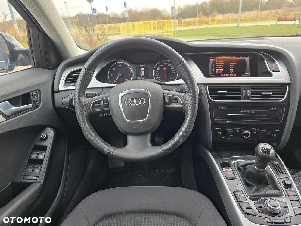 Audi A4 Avant 2.0 TDI - 10