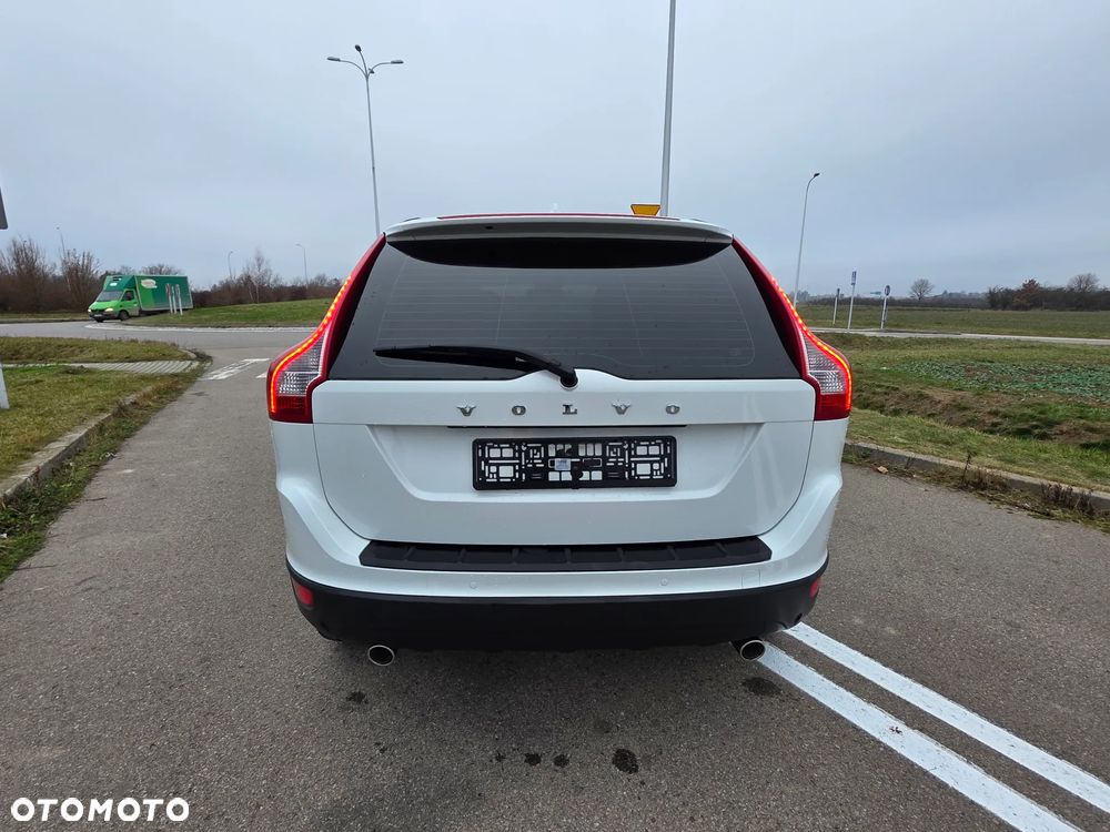 Volvo XC 60 D5 AWD Kinetic - 9