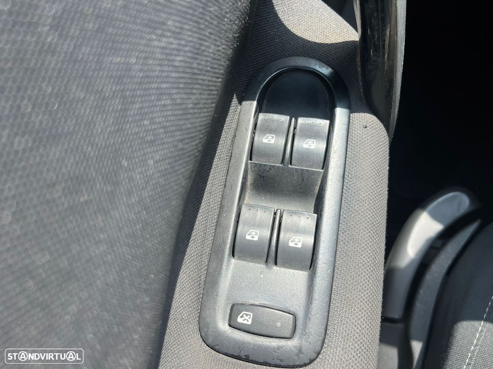Renault Grand Scénic 1.5 dCi Pack Clim 7L. - 24