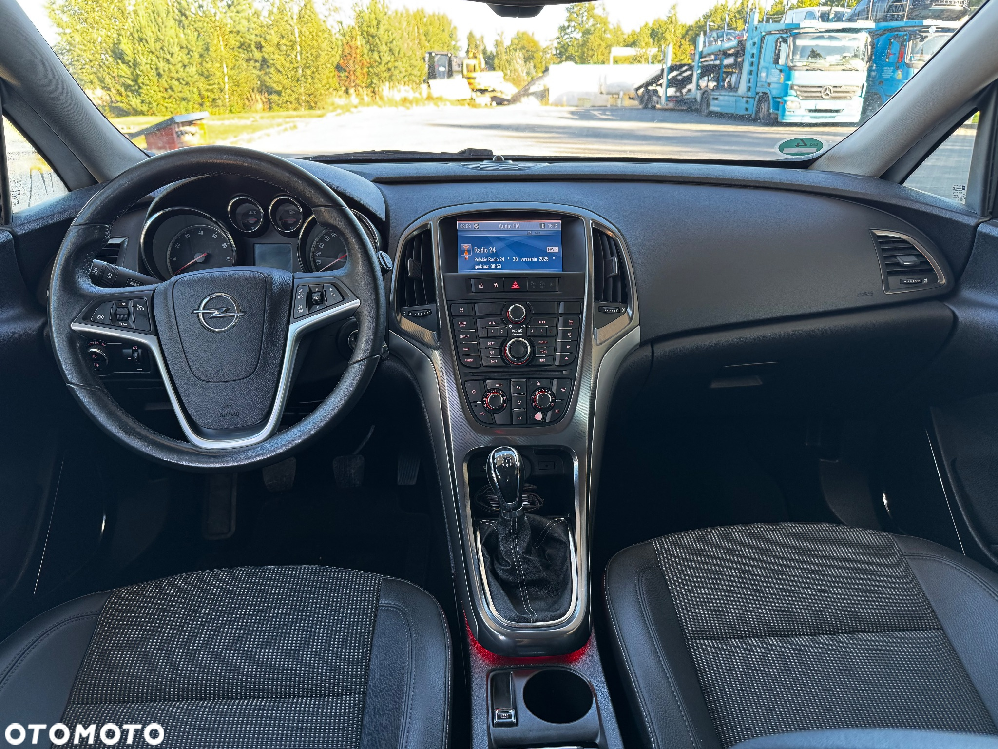 Opel Astra 1.4 Turbo Cosmo - 26