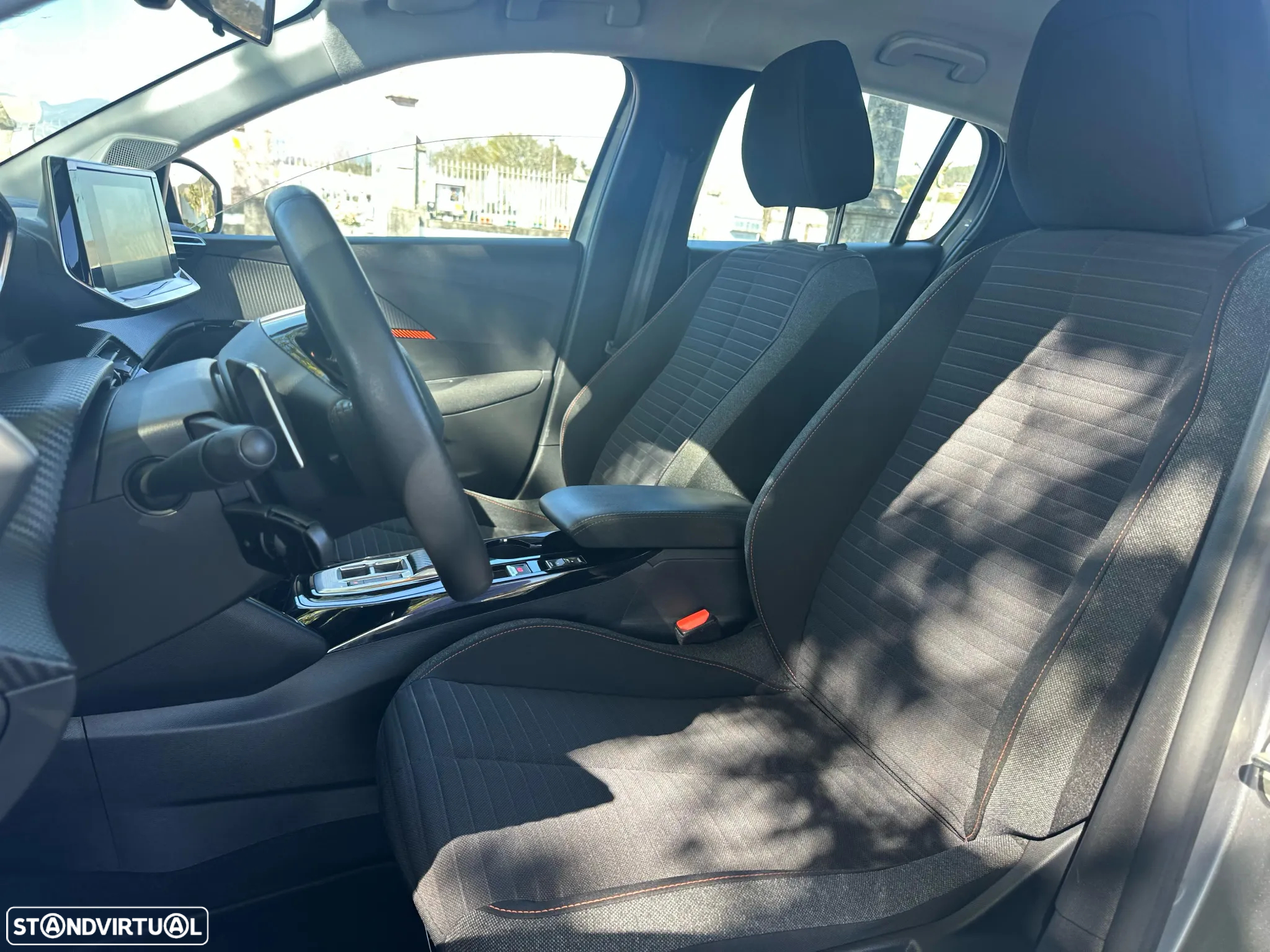 Peugeot 208 1.2 PureTech Allure Pack EAT8 - 9