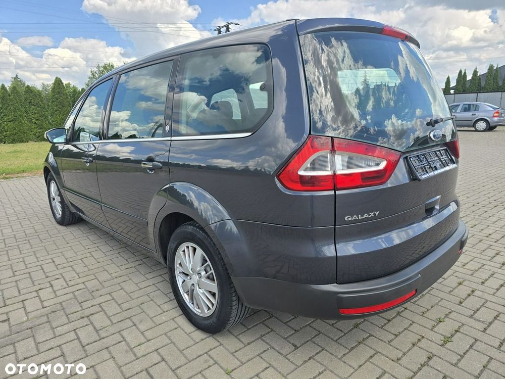 Ford Galaxy - 13