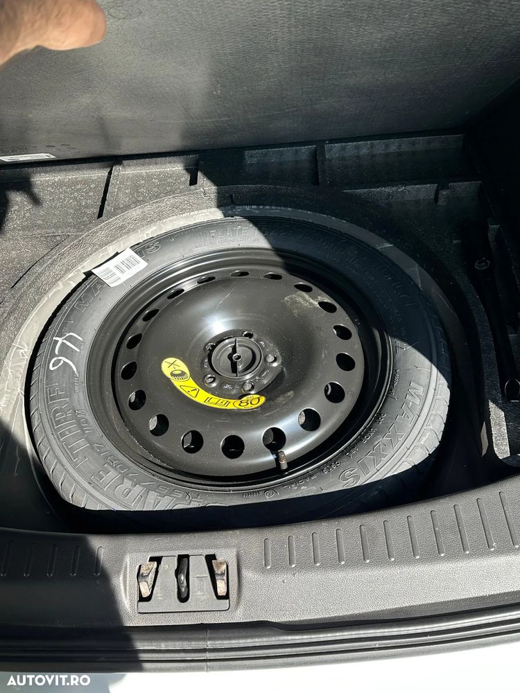 Ford Kuga 2.0 TDCi 4WD Powershift ST-Line - 12