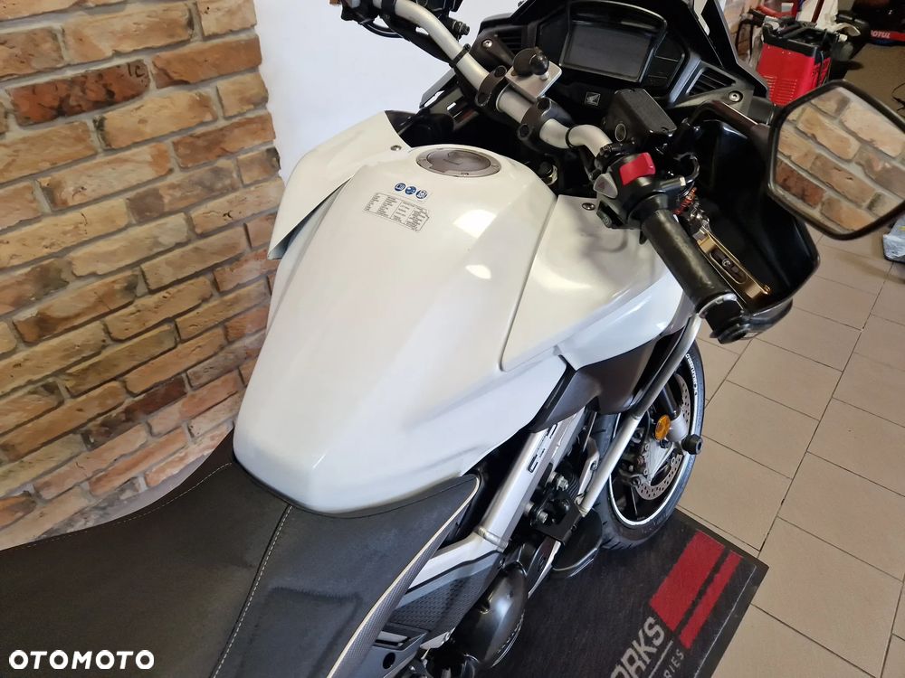 Honda VFR - 11