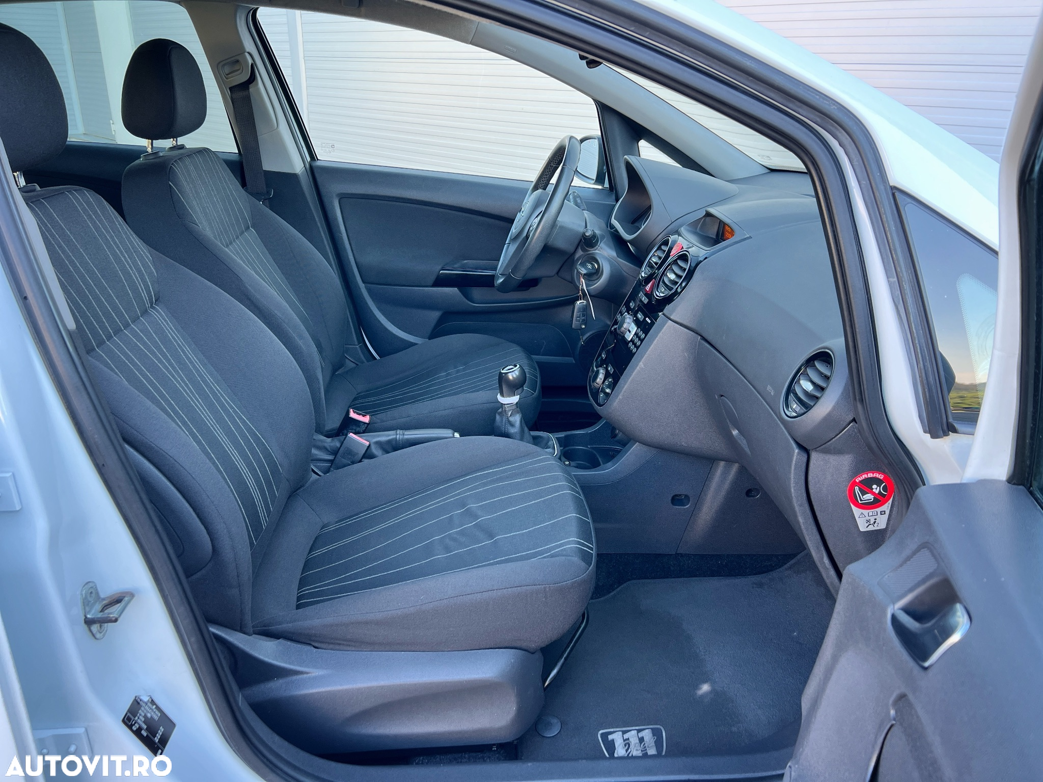 Opel Corsa 1.4 16V Catch me - 9