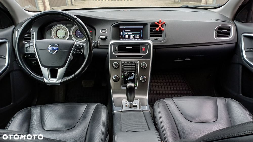 Volvo V60 D5 AWD Summum - 3