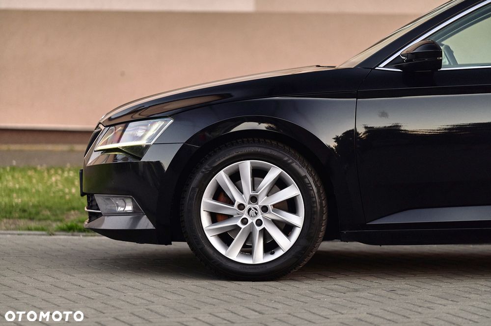 Skoda Superb 2.0 TDI Ambition DSG7 - 19