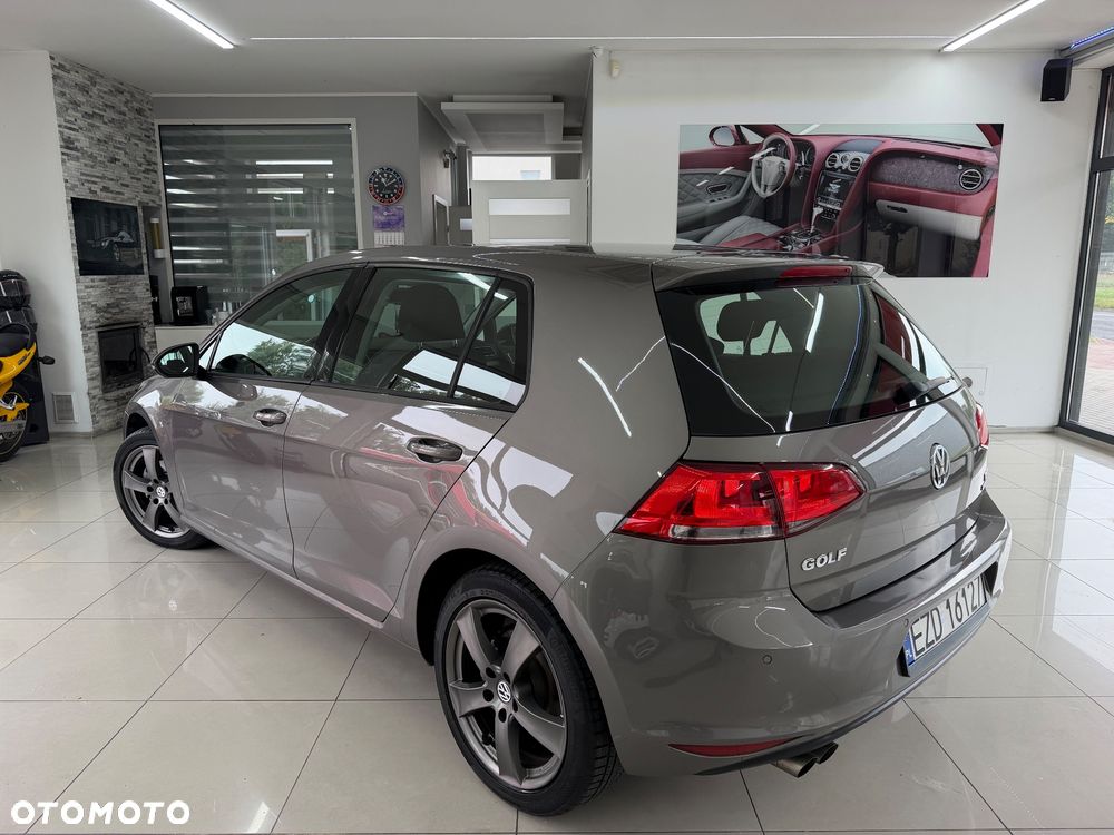 Volkswagen Golf 1.4 TSI BMT Highline - 39