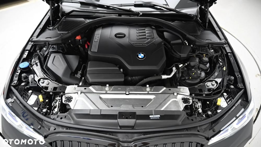 BMW Seria 3 320i Edition M Sport Shadow - 21