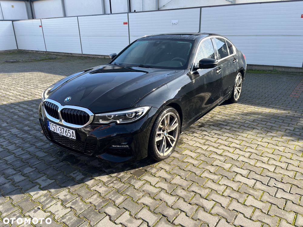 BMW Seria 3 330i xDrive M Sport - 1