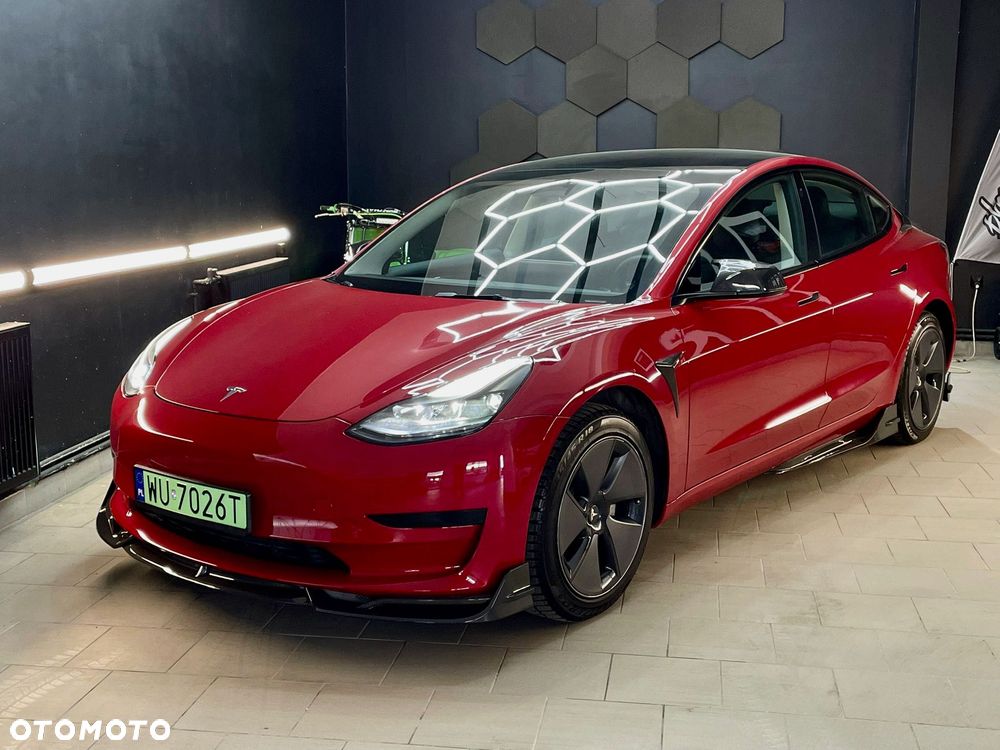 Tesla Model 3 - 1