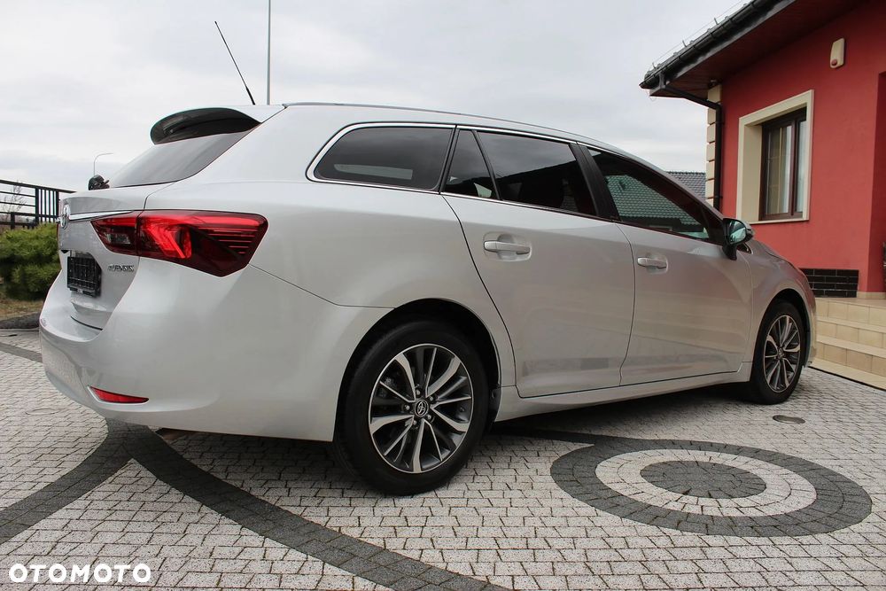 Toyota Avensis 2.0 D-4D Prestige - 8