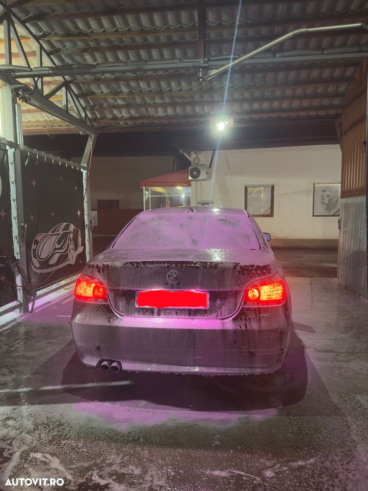BMW Seria 5 523i - 5