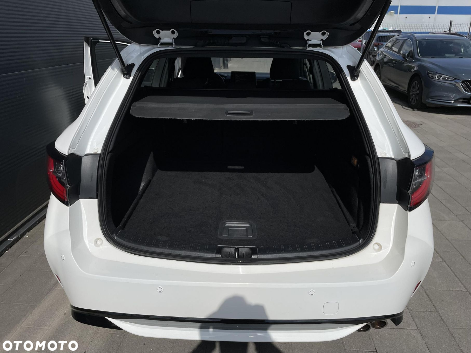 Toyota Corolla 2.0 Hybrid Comfort - 17