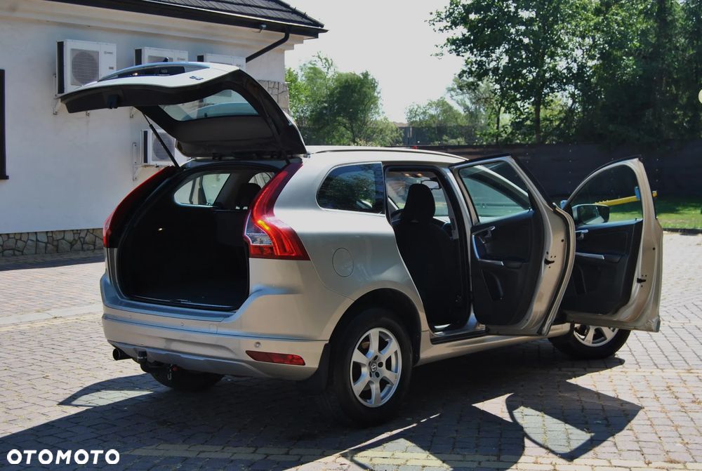 Volvo XC 60 D3 Geartronic Momentum - 19