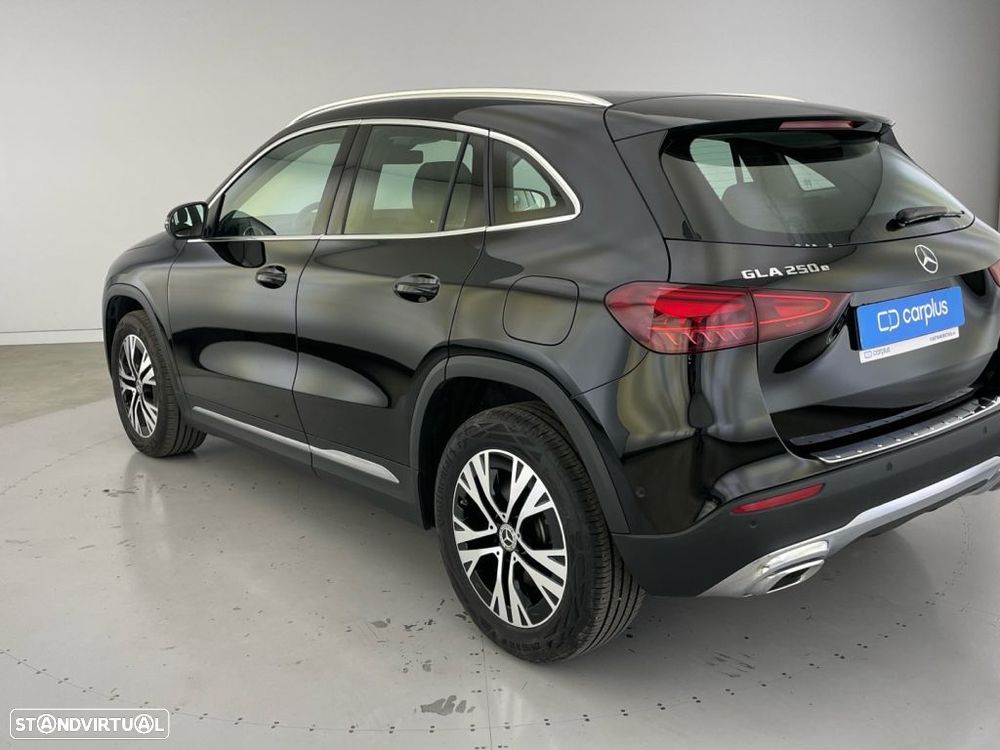 Mercedes-Benz GLA 250 e 8G-DCT Progressive - 24