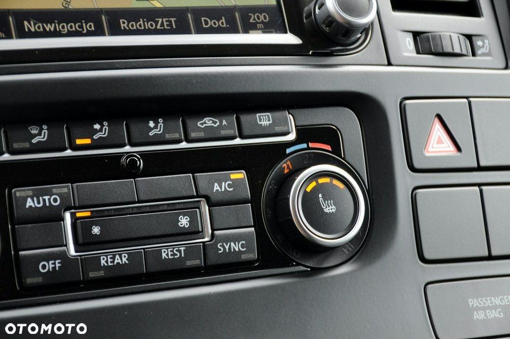 Volkswagen Multivan - 34