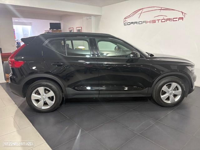 Volvo XC 40 1.5 T2 Plus Dark - 4