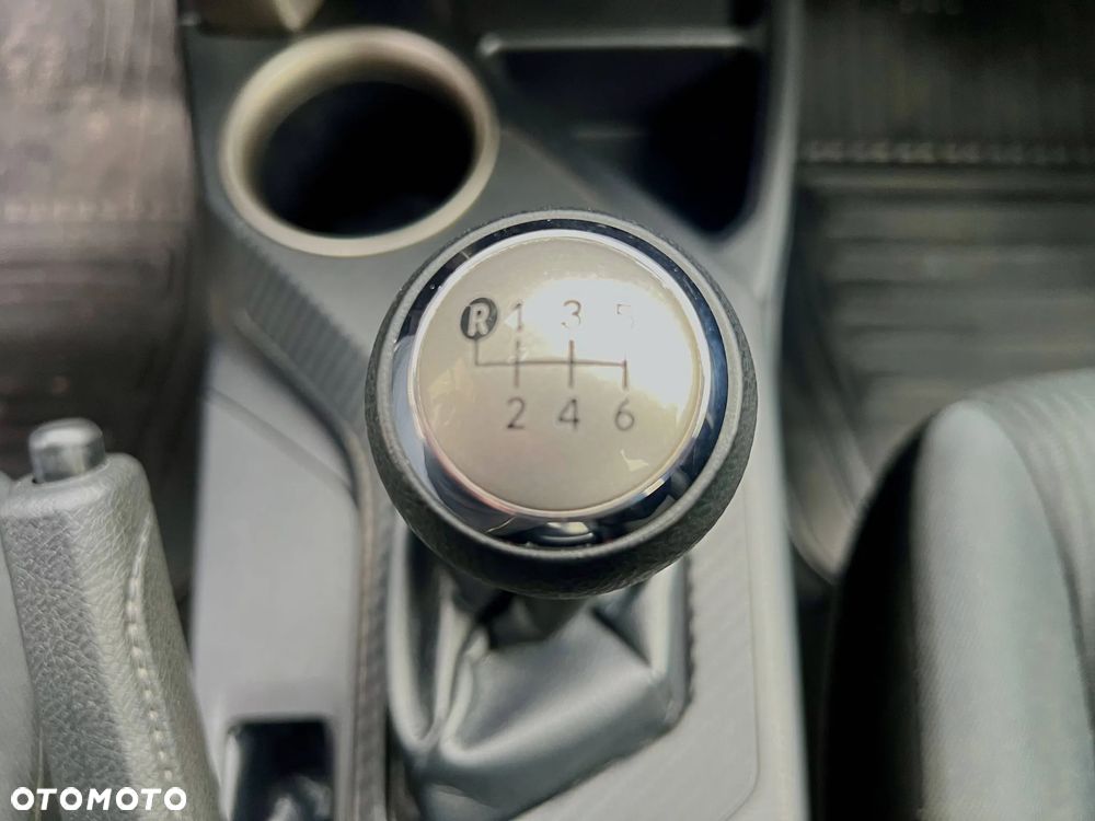 Toyota RAV4 2.0 D-4D Active - 17