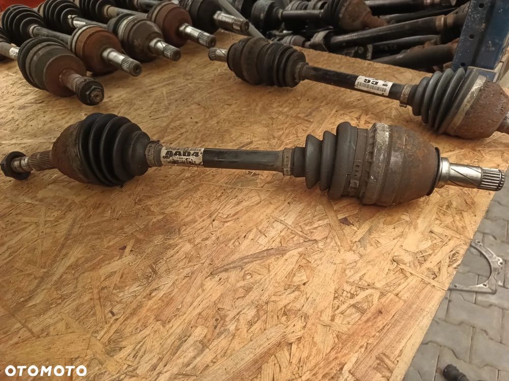 OPEL ASTRA J IV PÓŁOŚ 13321183 AAD4 - 1