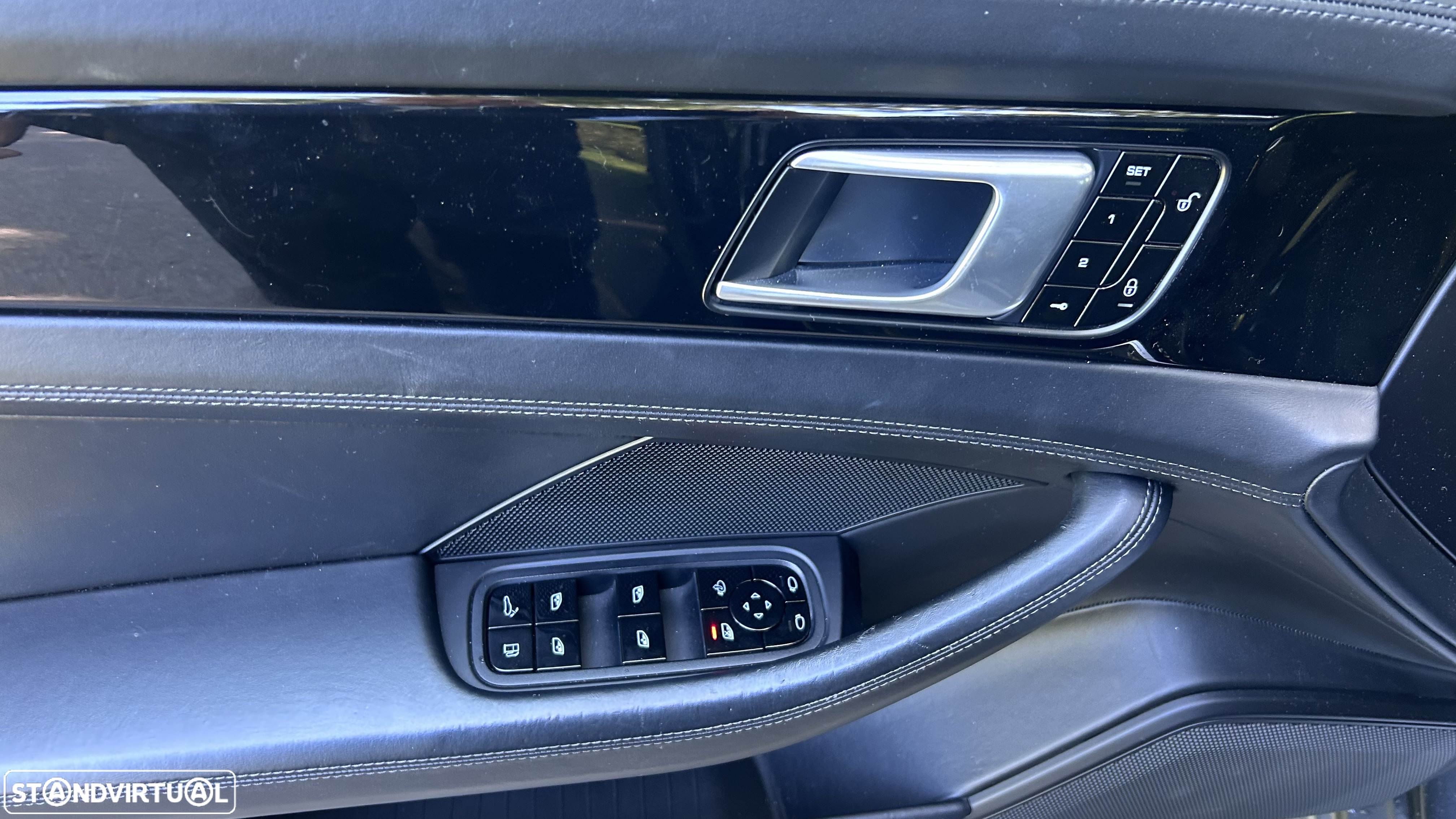 Porsche Panamera 4 E-Hybrid - 17