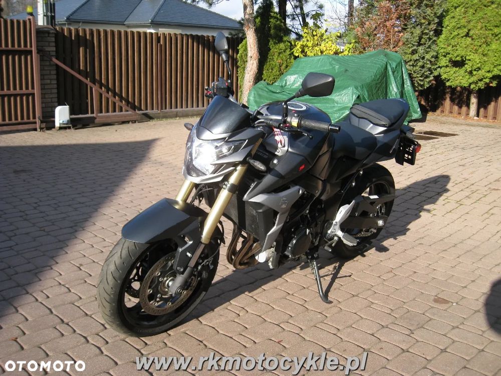 Suzuki GSX - 7