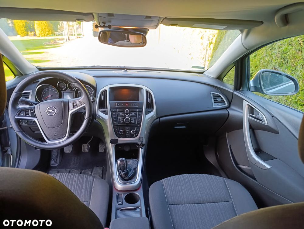 Opel Astra 1.6 Design Edition - 8