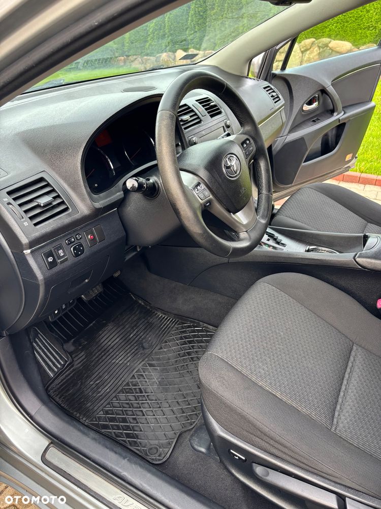 Toyota Avensis 1.8 Luna MS - 23