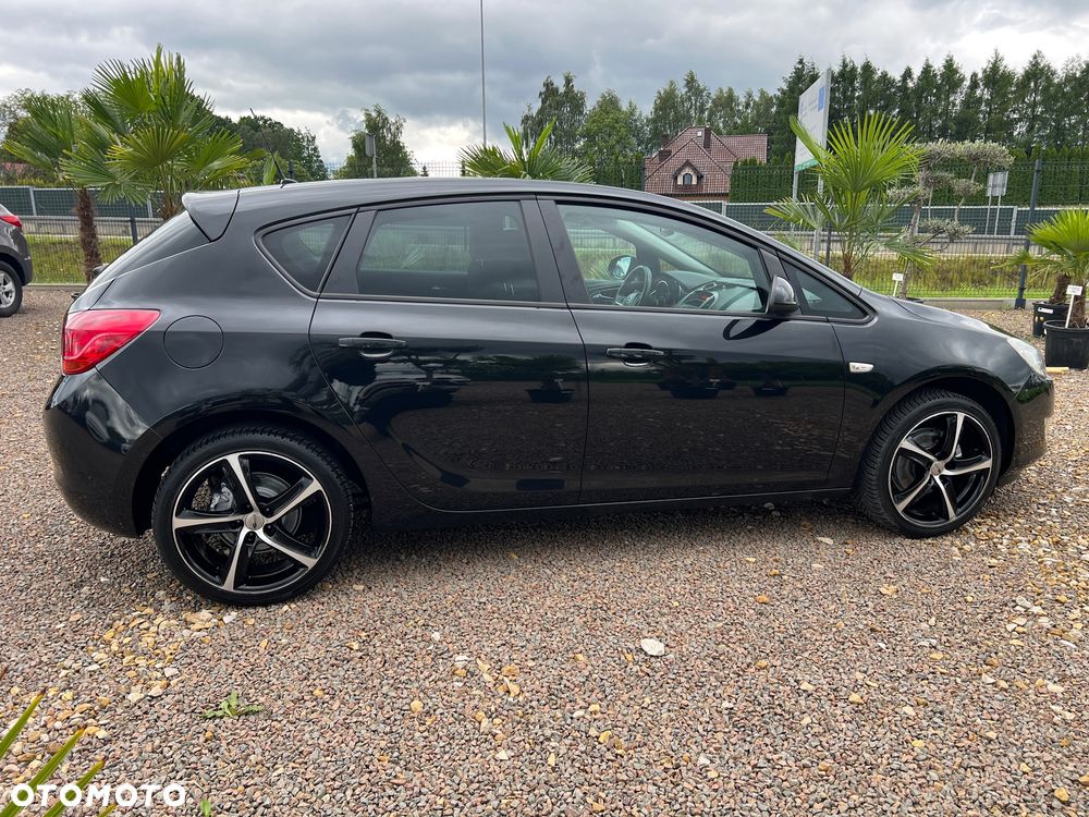 Opel Astra 1.6 Design Edition - 9