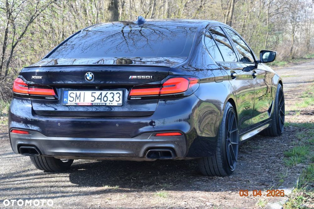 BMW Seria 5 M550i xDrive sport - 2