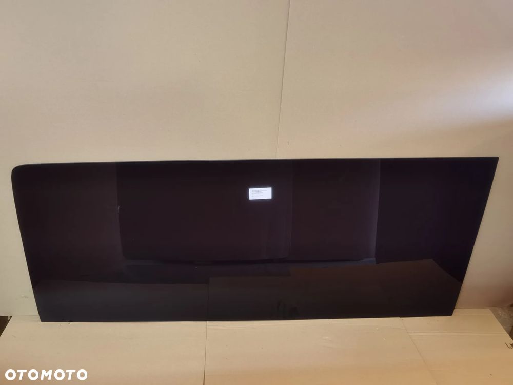 Szyba boczna VW CRAFTER II, MAN TGE 2016- II pole ostatnia prawa do wersji średniej - 1