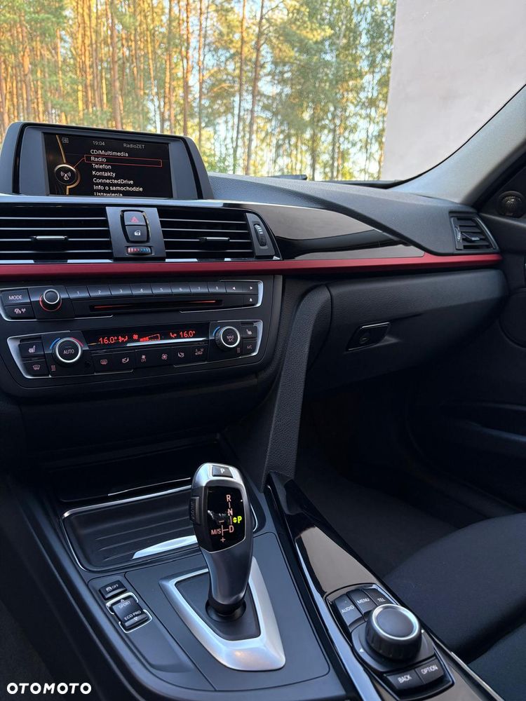 BMW Seria 3 318d Sport Line - 18