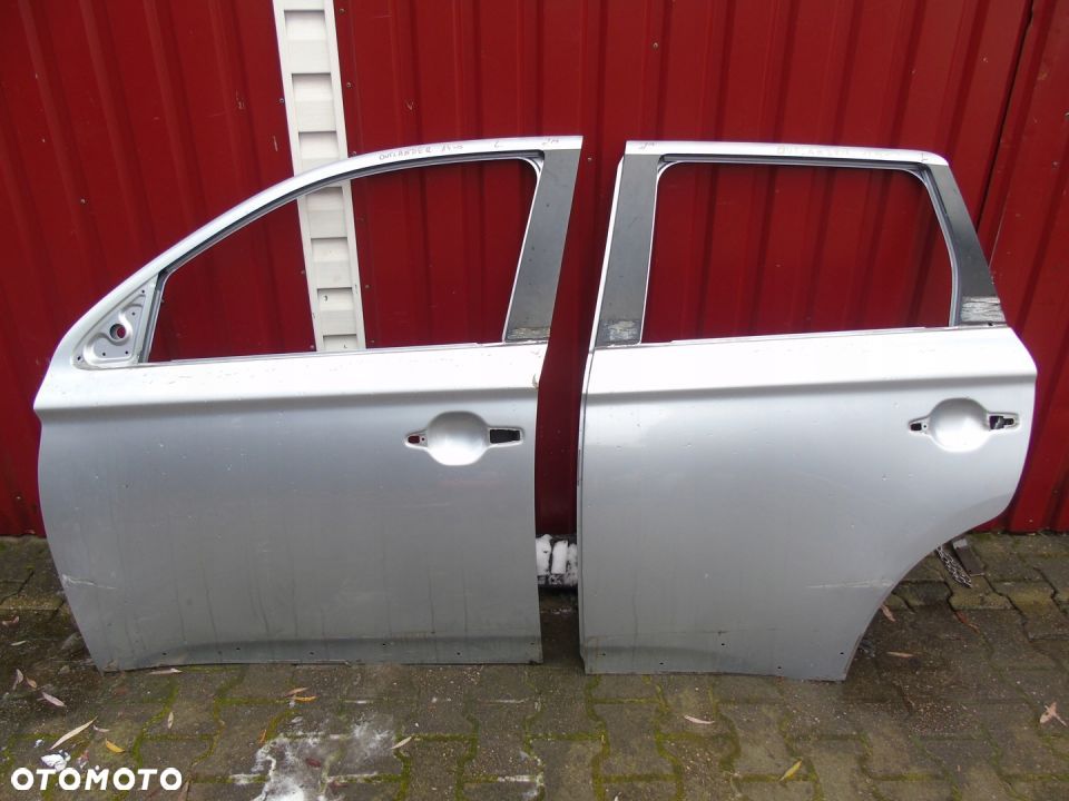 Mitsubishi Outlander drzwi lewe - 1